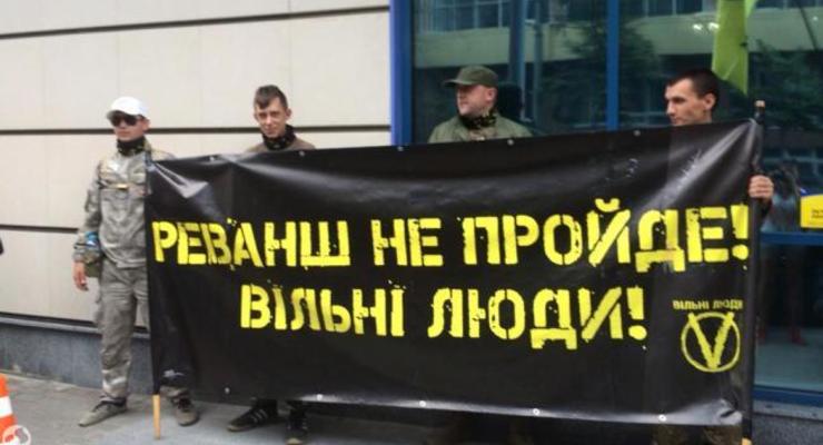 Суд над Ефремовым: активисты требуют ареста