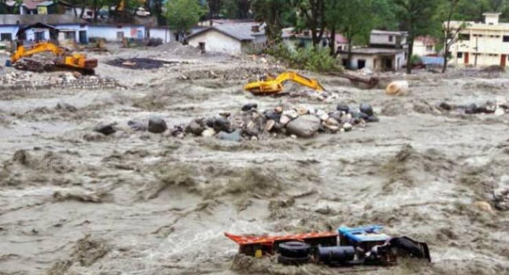 Наводнение в Индии: погибли 96 человек