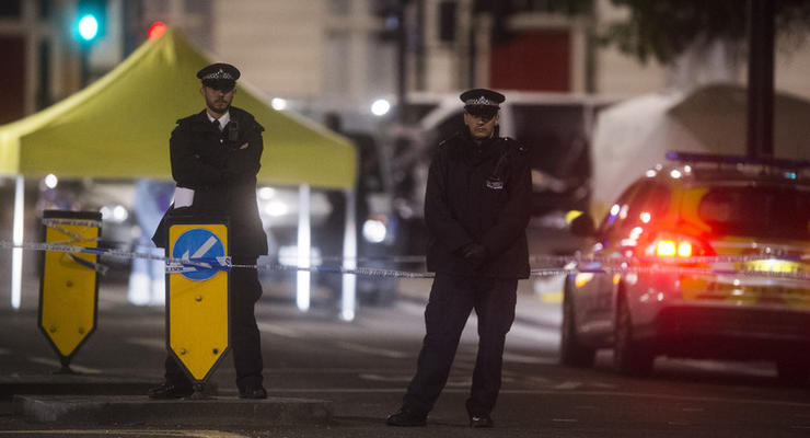 В Лондоне неизвестный напал на людей с ножом: есть жертвы