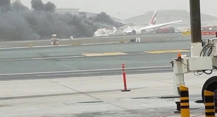 Появилось видео из салона загоревшегося в Дубае Boeing