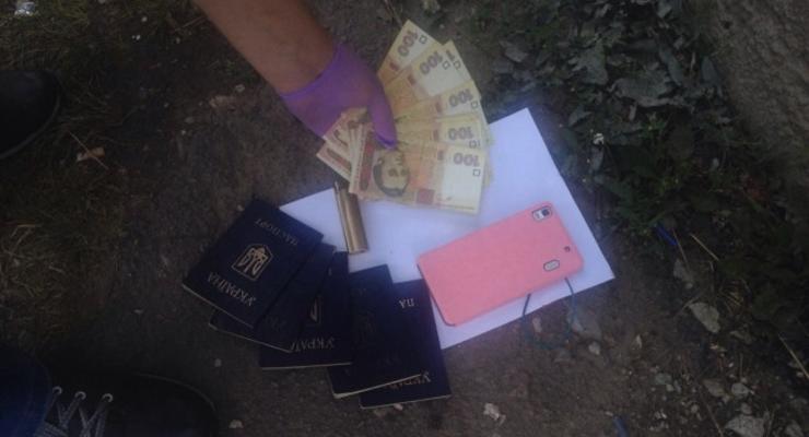 В Донецкой области незаконно оформляли украинские паспорта жителям оккупированных районов