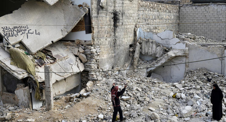 Под Алеппо от авиаудара пострадал лагерь беженцев: есть погибшие