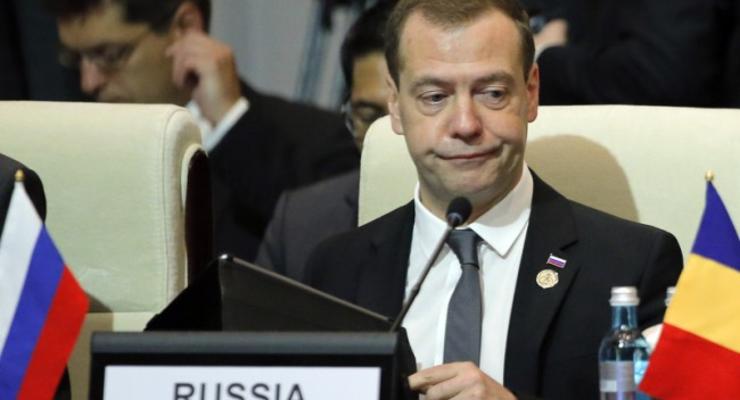 Петицию об отставке Медведева подписали почти 150 тысяч человек