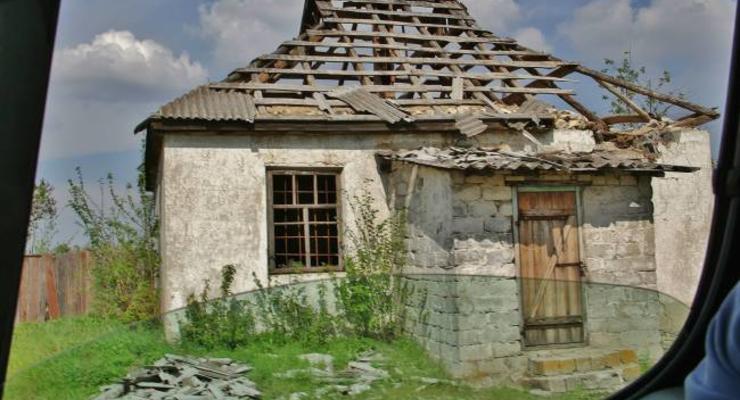 Террористы обстреляли из гранатометов село в Луганской области