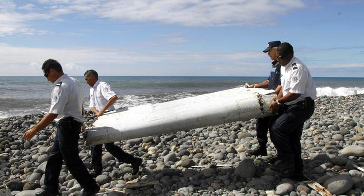 Катастрофа MH370: Поиски проводятся в пределах зоны, где произошло крушение