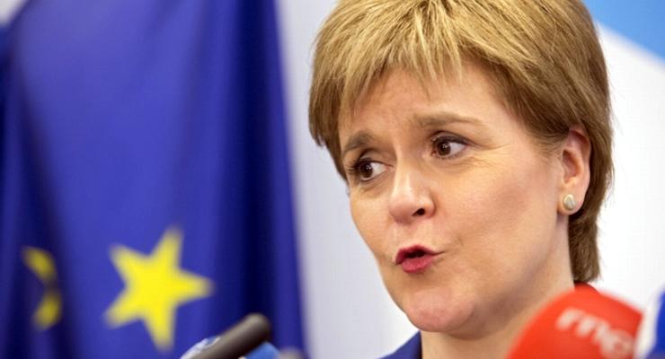 Премьер Шотландии ведет переговоры о возможности остаться в ЕС