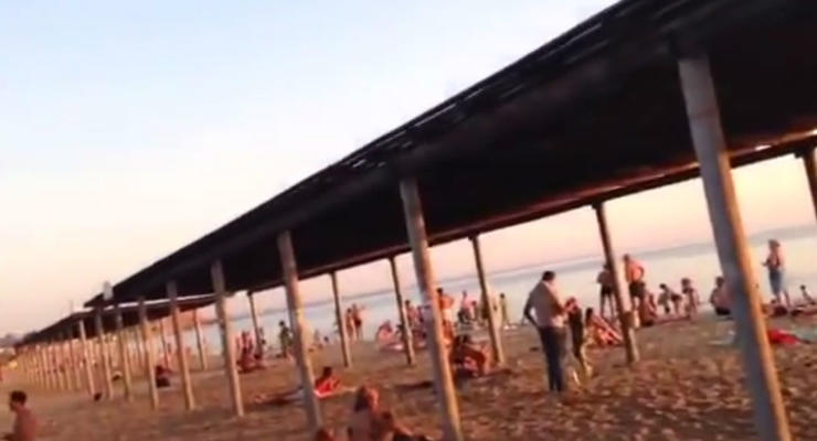 В оккупированном Крыму над пляжами летают истребители