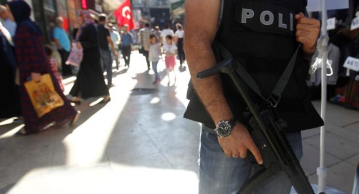 В Турции выдали 173 ордера на арест в судах