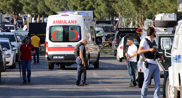 В Турции прогремел взрыв у полицейского участка, ранены более 70 человек
