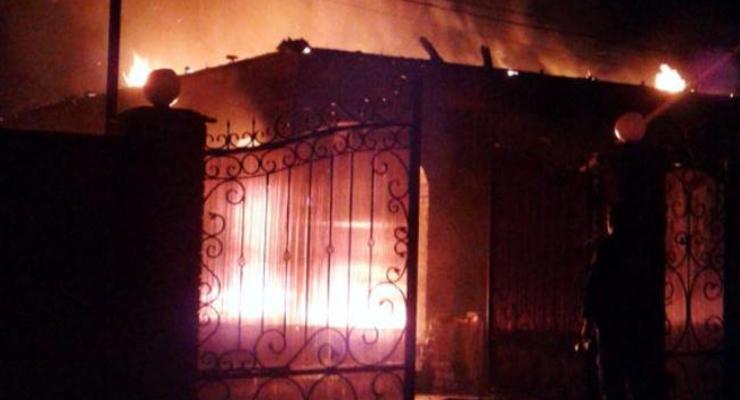 Террористы накрыли огнем Марьинку, сгорели два дома