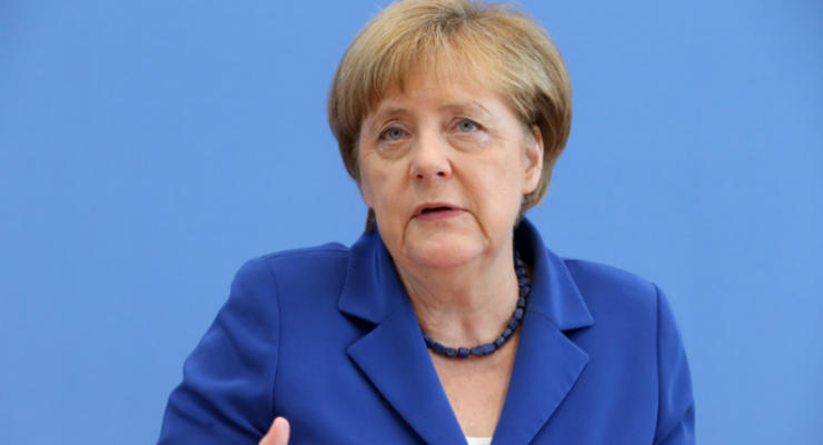 Меркель теряет доверие немцев из-за миграционной политики - СМИ