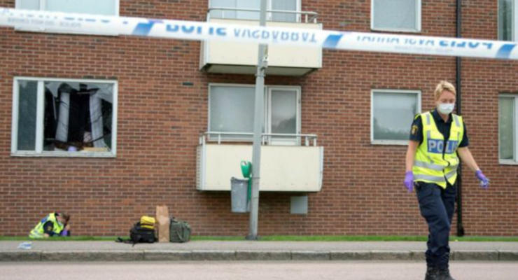 Швеция: 8-летний мальчик погиб от брошенной в окно гранаты