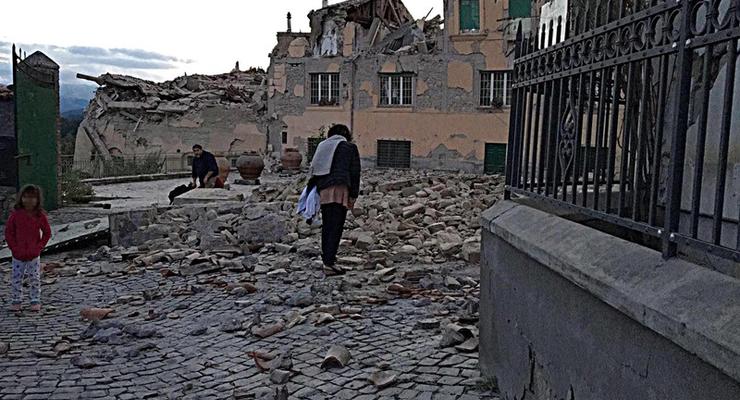В результате землетрясения в Италии погибли минимум шесть человек