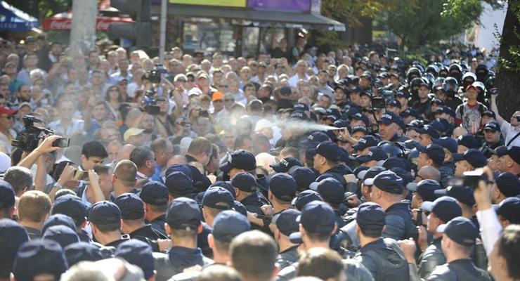 В Кишеневе полиция применила слезоточивый газ против протестующих