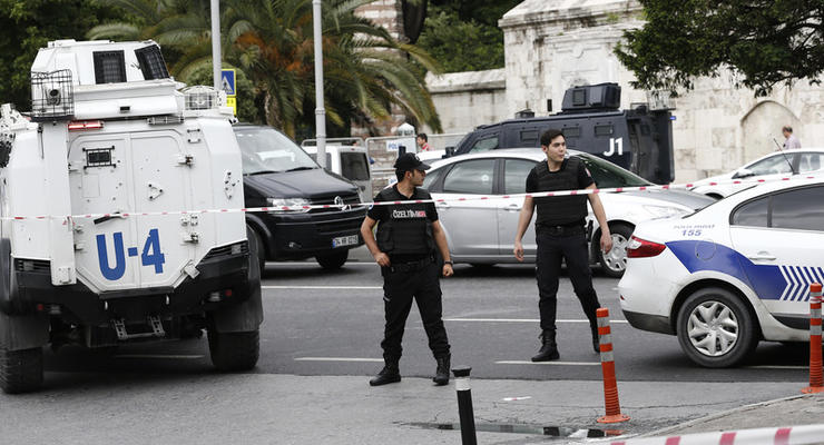 В Турции у админздания прогремел взрыв, более 10 раненых