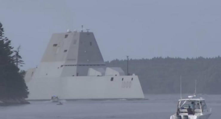 В США военный корабль будущего отправился в строй