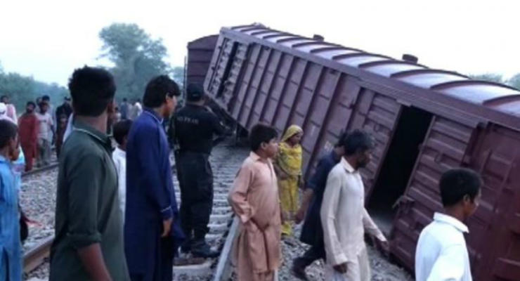 В Пакистане столкнулись поезда, шесть погибших