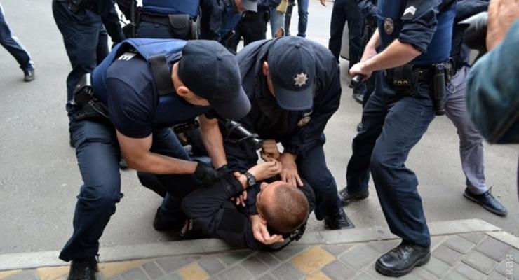В Одессе в ходе стычки под консульством РФ задержали членов ПС