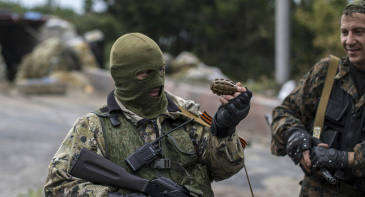 РФ поставляет боевикам на Донбасс просроченную еду и боеприпасы