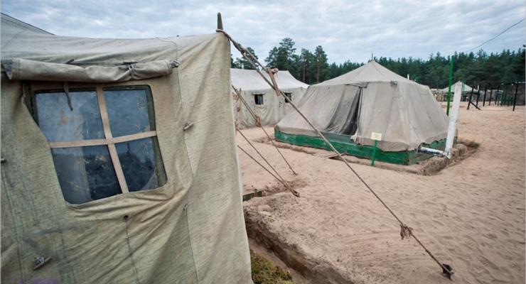 Российские солдаты из-за холодов жгут палатки на учениях