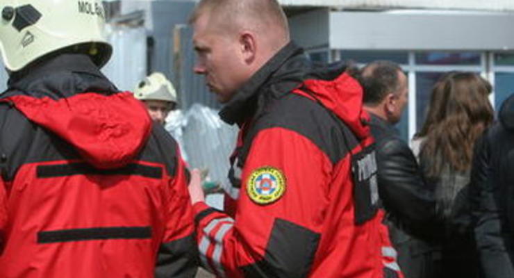 В центре Киева горела школа, пожарные эвакуировали 600 детей