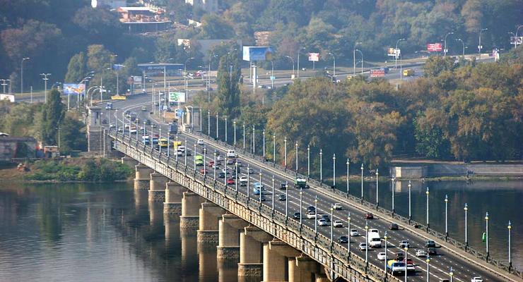 На мосту Патона в Киеве ограничат движение