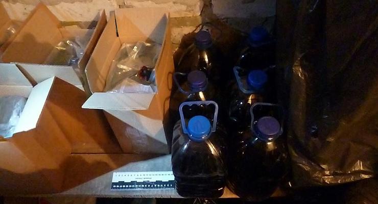 В четырех областях Украины выявили 159 литров отравленного алкоголя