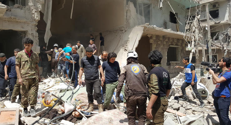 Крупнейший госпиталь в Алеппо обстреляли бочковыми бомбами