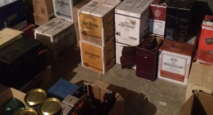 В Одессе изъяли две тысячи бутылок фальсифицированного алкоголя