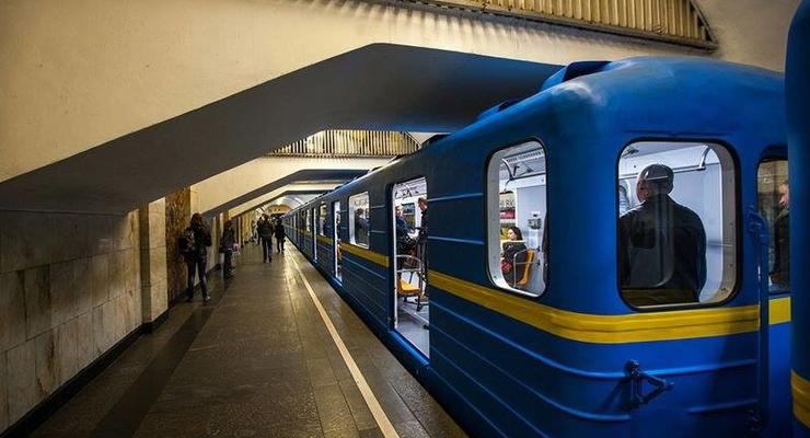 На станции метро в Киеве умерла женщина