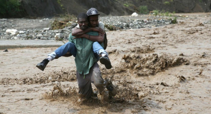 На Гаити обрушился мощный ураган Мэтью: более 140 жертв
