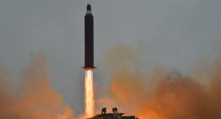 Южная Корея обеспокоена подготовкой КНДР к новому запуску ракеты