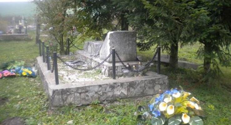 В Польше неизвестные уничтожили памятник воинам УПА