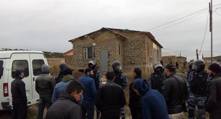 В оккупированном Крыму ФСБ провела обыски у крымских татар