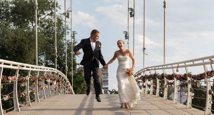 Молодожены с гостями в Москве сбежали со свадьбы, чтобы не оплачивать счет