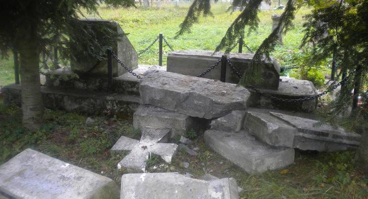 В Польше извинились за разрушенный памятник воинам УПА