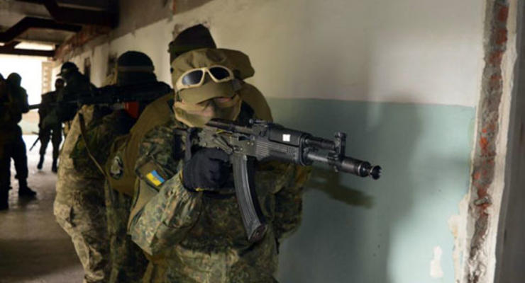 В Донецкой области прошли учения бойцов спецподразделения Тайфун