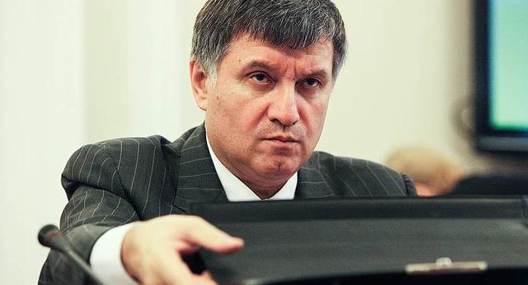"Гнилая дорожка": Аваков резко осудил позицию АП по выборам на Донбассе