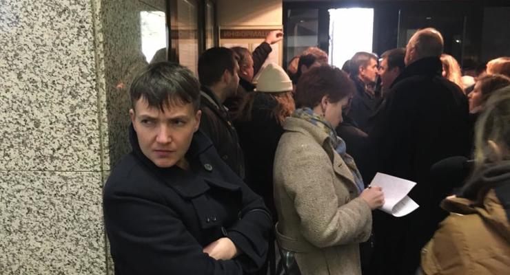 Надежда Штирлиц поехала за инструкциями: соцсети про визит Савченко в Москву