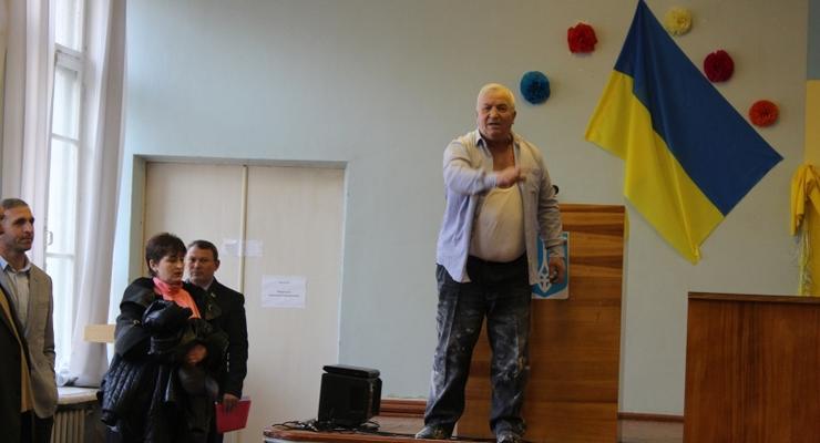 В Одесской области депутата от Оппоблока бросили в мусорку