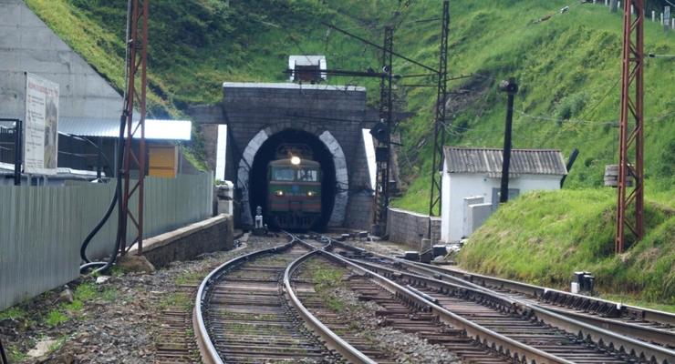 Закончилось строительство железнодорожного туннеля в Карпатах
