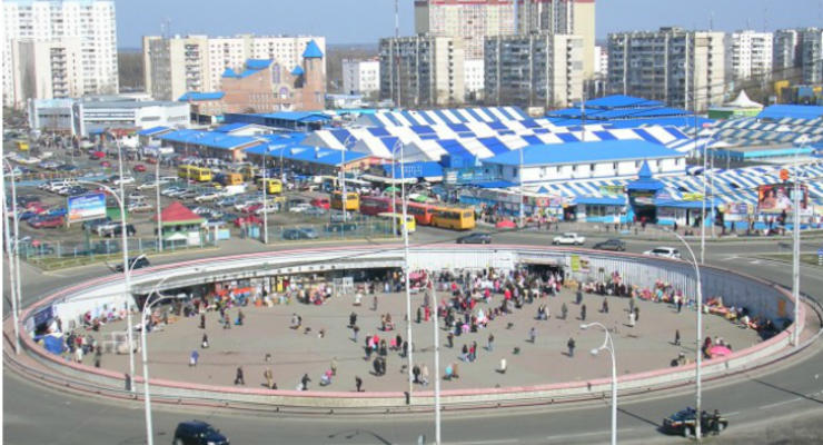 Киеврада рассмотрела петицию о застройке над метро Героев Днепра