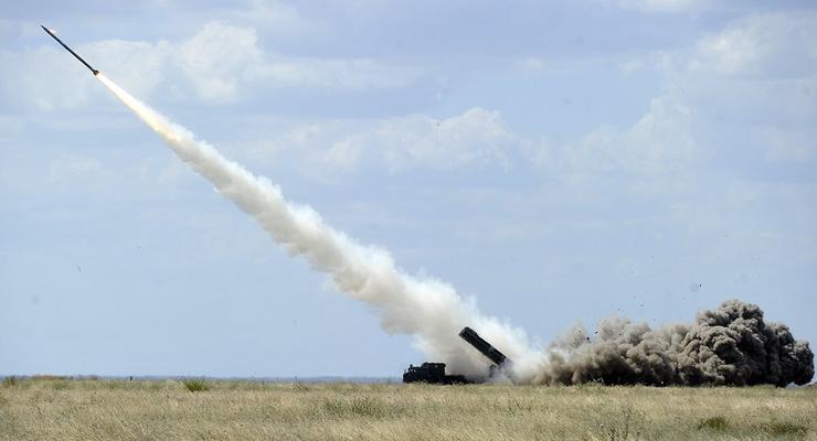 Порошенко поздравил украинцев с Днем артиллерии запуском ракеты
