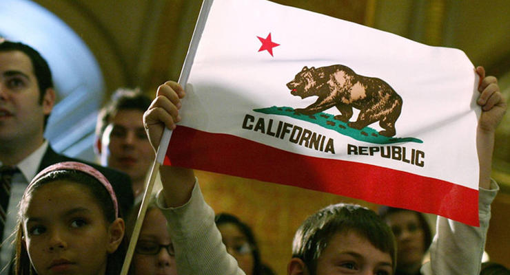 Жители Калифорнии призывают к выходу из состава США