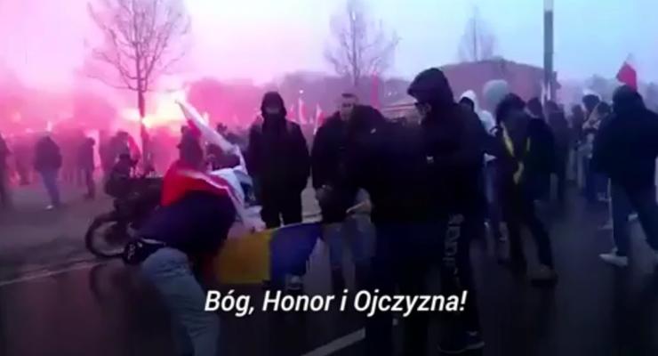 В Польше на Марше независимости сожгли флаг Украины