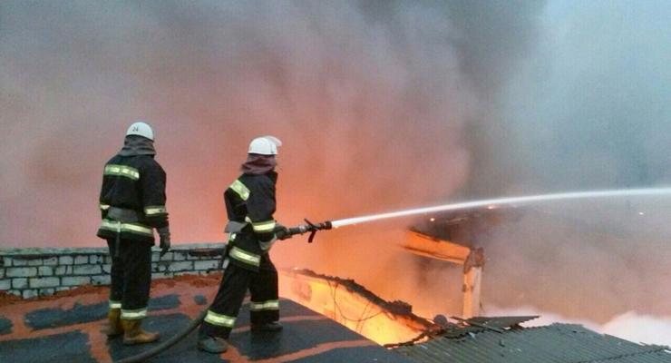 Масштабный пожар под Киевом: горели складские помещения