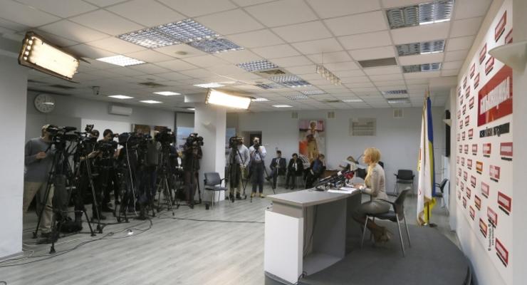 Журналиста выгнали из зала за "неудобный" вопрос Тимошенко