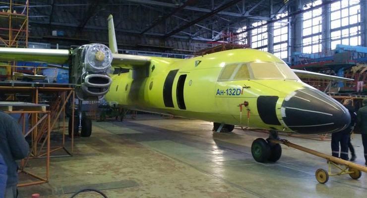 Появились первые фото украинского самолета Ан-132