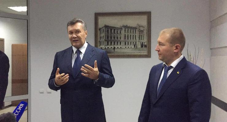 Янукович после допроса обвинил Авакова в невыполнении судебных решений