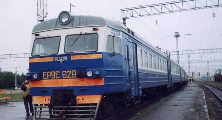 В Харьковской области поезд сбил человека